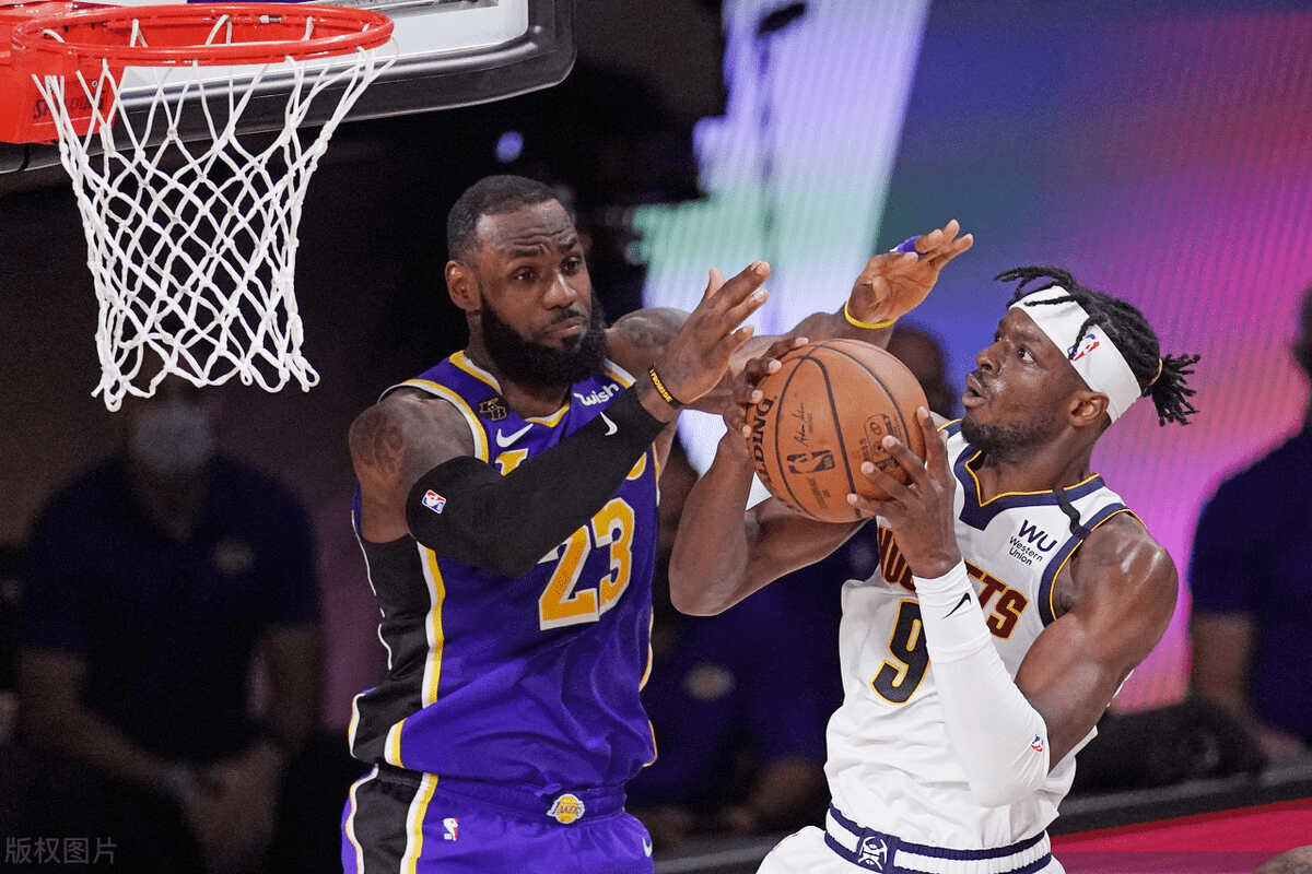 费德勒连续十五场比赛得分超过持续失利，湖人不断突破！引发球迷热议的简单介绍