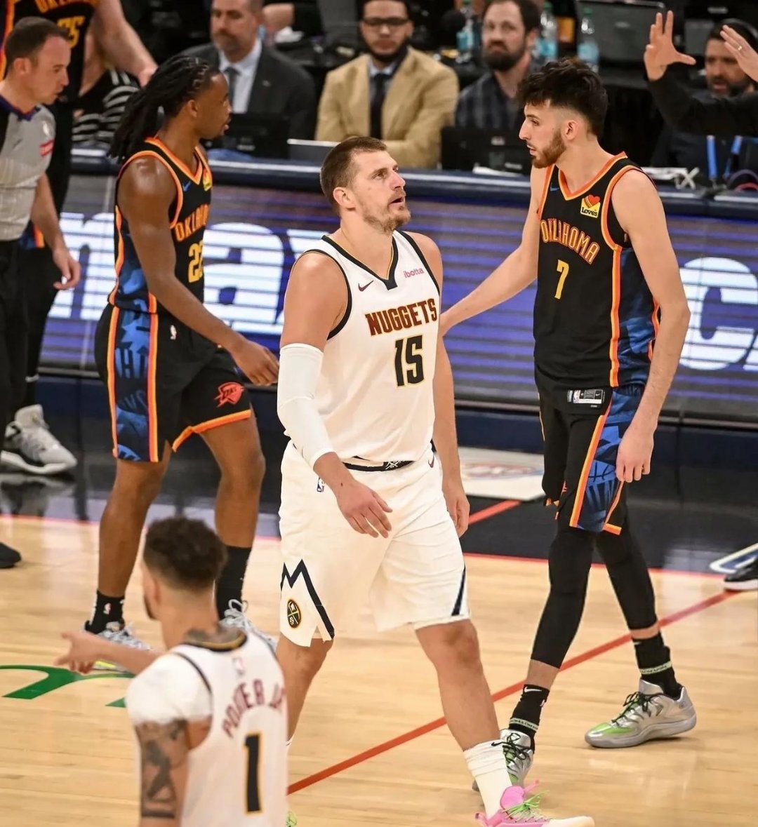 关于窗口期NBA季后赛焦点战，丹佛掘金更衣室发声，气氛紧张，球队文化再被提及的信息