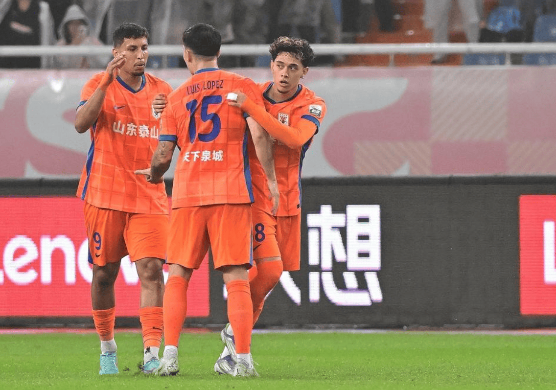 包含中超冲刺阶段再迎强敌，山东泰山迎来里程碑，主帅态度——压力陡增，数据趋势出现新变化的词条