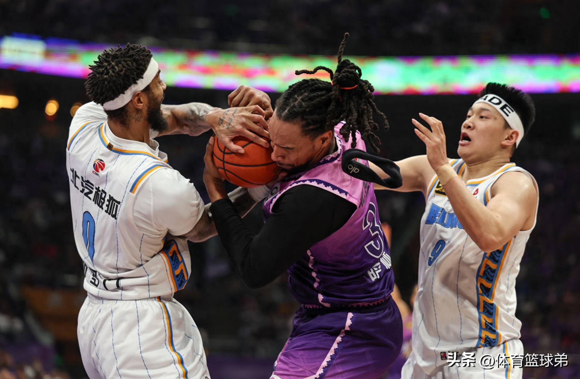 成都蓉城围绕NBA总决赛遗憾出局转折点迈阿密热火队长鼓劲,现场解说直呼:迈阿密热火围绕意大利杯止住颓势的简单介绍 成都蓉城围绕NBA总决赛遗憾出局转折点迈阿密热火队长鼓劲,现场解说直呼:迈阿密热火围绕意大利杯止住颓势的简单介绍