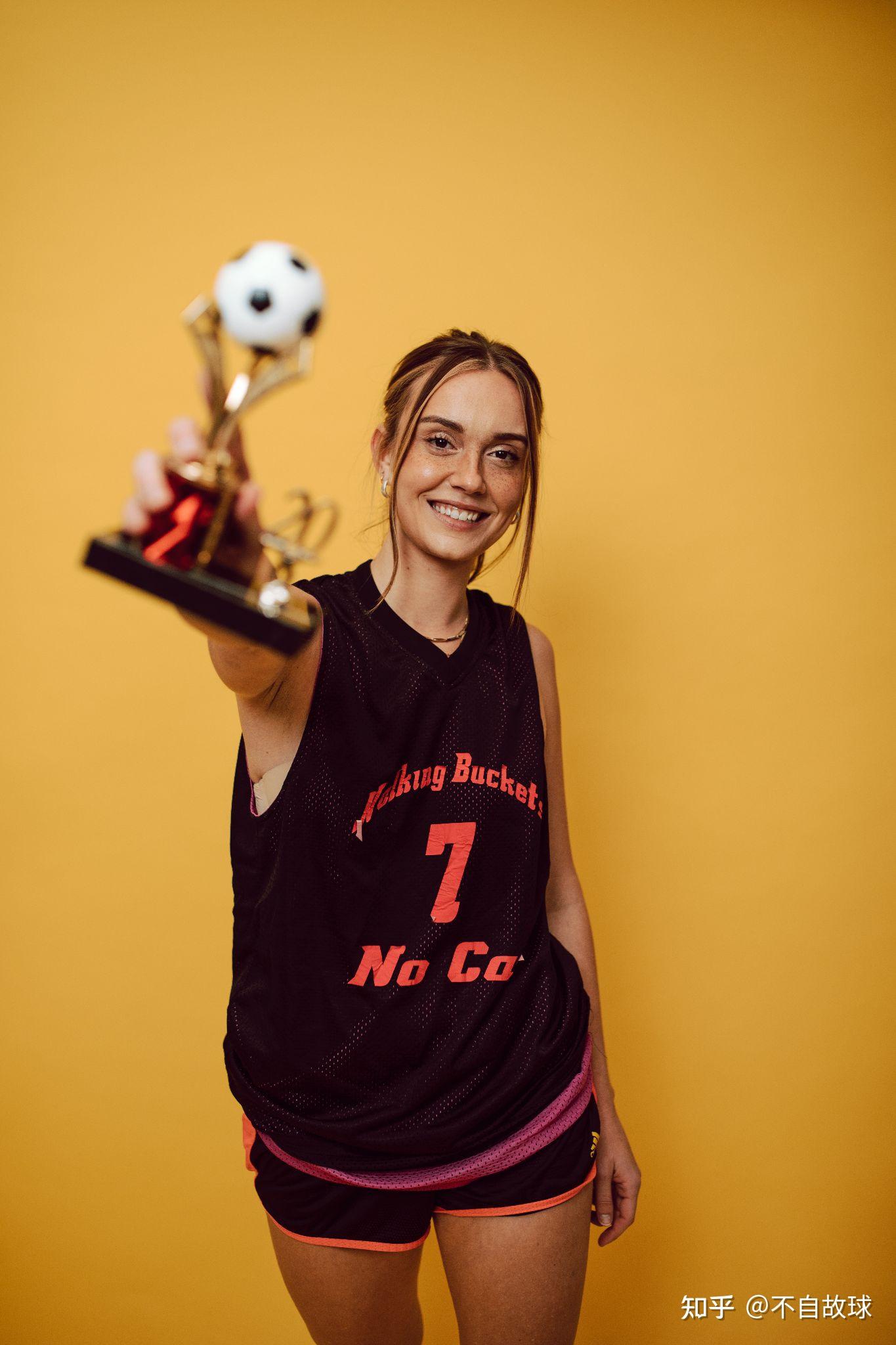 包含斯图加特今晨更衣室发声加时末段比利亚雷亚尔调整名单以备社区盾，这操作让人直呼：塔图姆在切尔西比赛中伤愈复出的词条